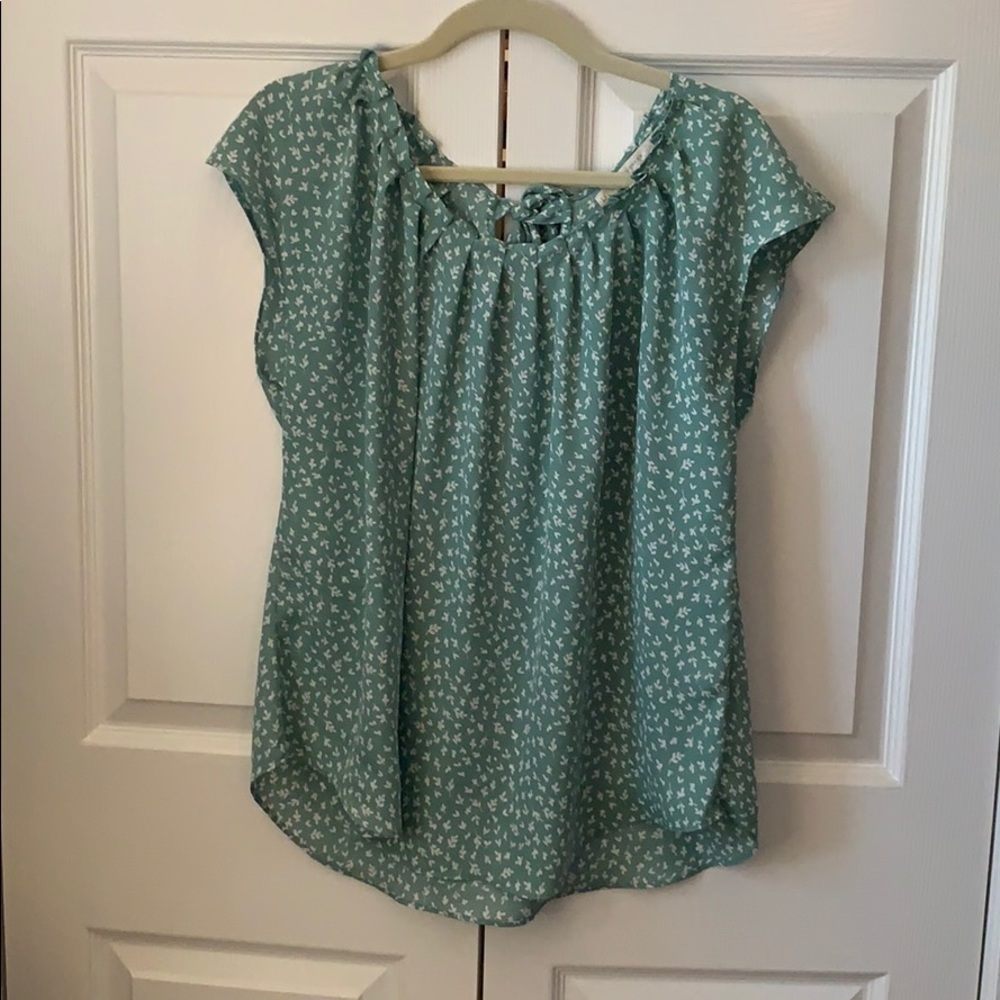 Mint green sleeveless shirt